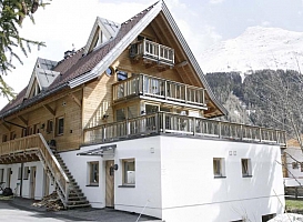 chalet_schlosskopf,_ski_calet_in_st_anton,_austria,_exterior_12224