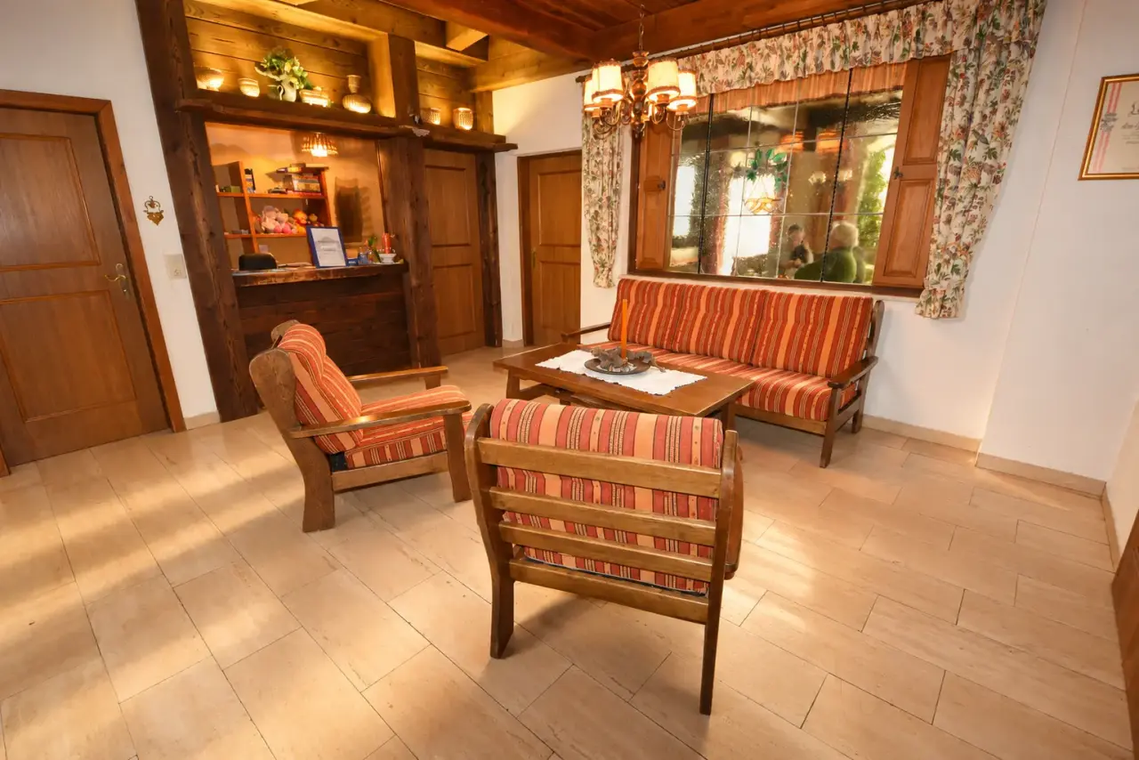 Haus Alpina   Lobby 1